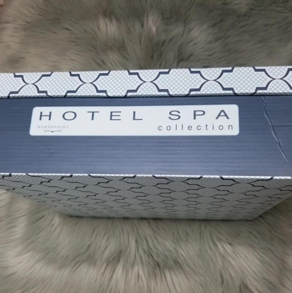 Northpoint Hotel Spa Collection Gift Set Robe - Picture 7 of 8